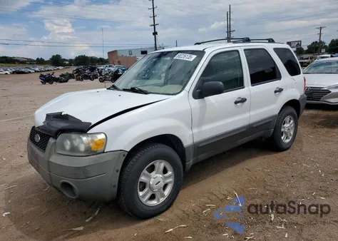 2005 Ford Escape Xlt z USA, uszkodzony, nr VIN 1FMYU93115KC21517